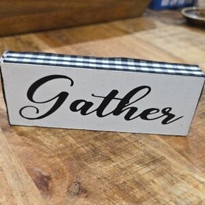 Black and White 'Gather' Decor